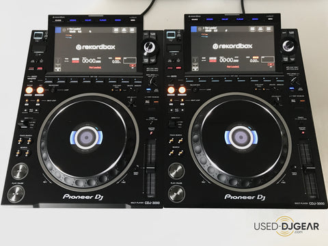 2x Pioneer CDJ-3000 with flightcase