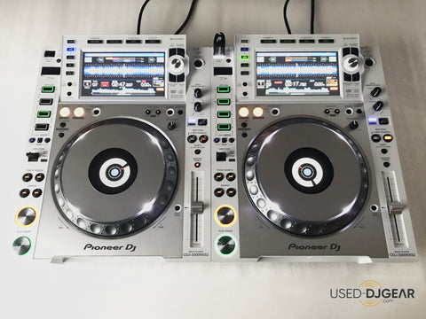 2x Pioneer CDJ-2000NXS2-W (white) with original box 