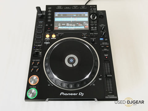 Pioneer CDJ-2000NXS2 with box